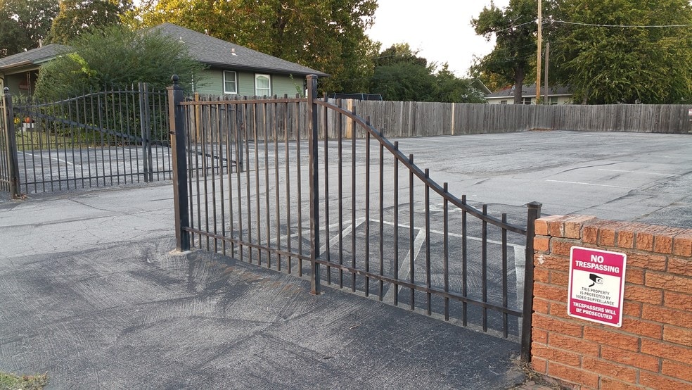 3144 S Winston Ave, Tulsa, OK for sale - Building Photo - Image 2 of 24