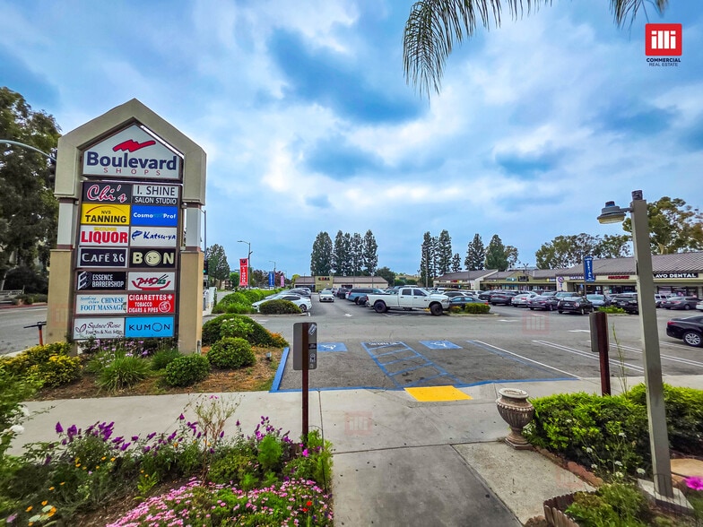 9631-9725 Reseda Blvd, Northridge, CA for lease - Building Photo - Image 3 of 10