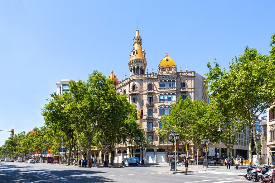 Passeig de Gràcia, 6, Barcelone, Barcelona à louer - Photo du bâtiment - Image 2 de 6