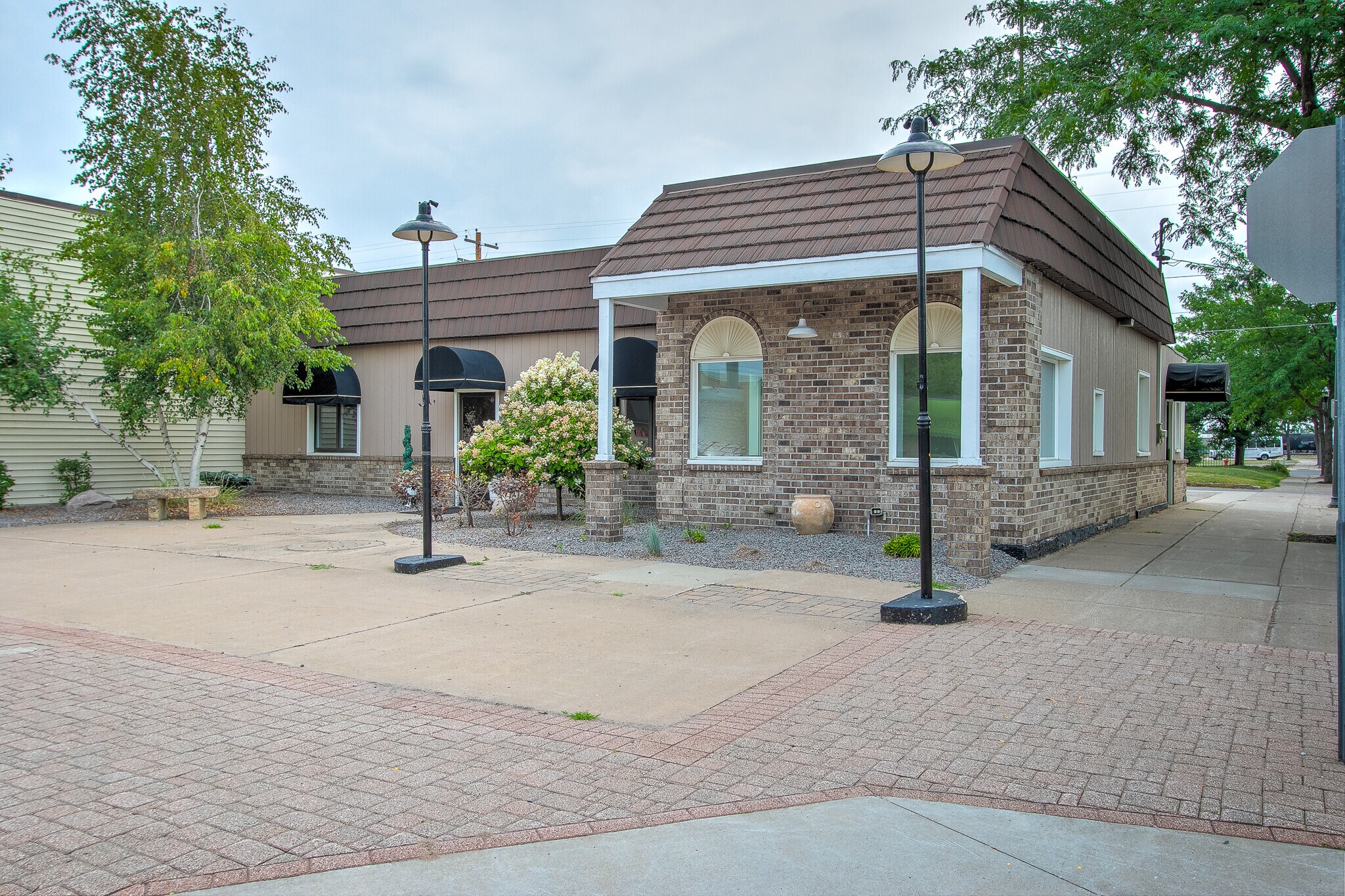 244 Main St S, Cambridge, MN à louer Photo du bâtiment- Image 1 de 28