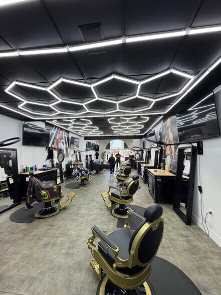 16453-16461 Whittier Blvd, Whittier, CA à louer - Photo du bâtiment - Image 2 de 10