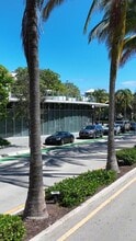 1 Collins Ave, Miami Beach, FL à louer - Vidéo sur l’inscription commerciale 