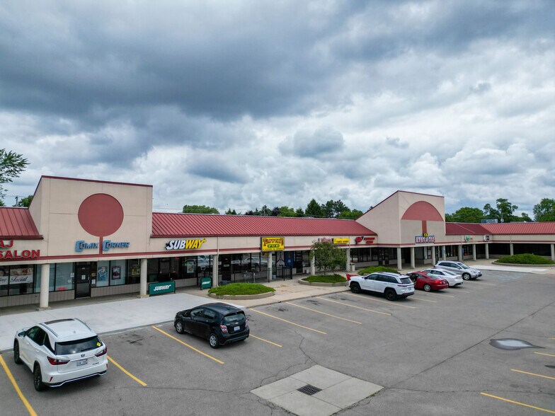 819-965 E Auburn Rd, Rochester Hills, MI à louer - Photo du bâtiment - Image 2 de 5