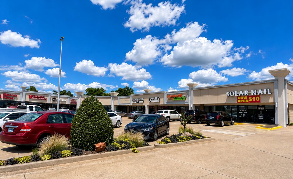 3200-3234 S Boulevard, Edmond, OK for lease - Building Photo - Image 2 of 4