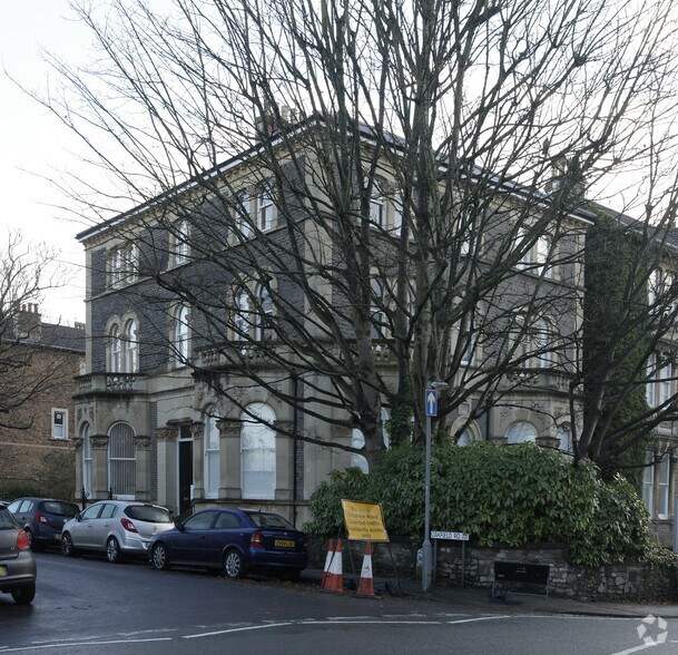 2 Oakfield Rd, Bristol for sale - Primary Photo - Image 1 of 13