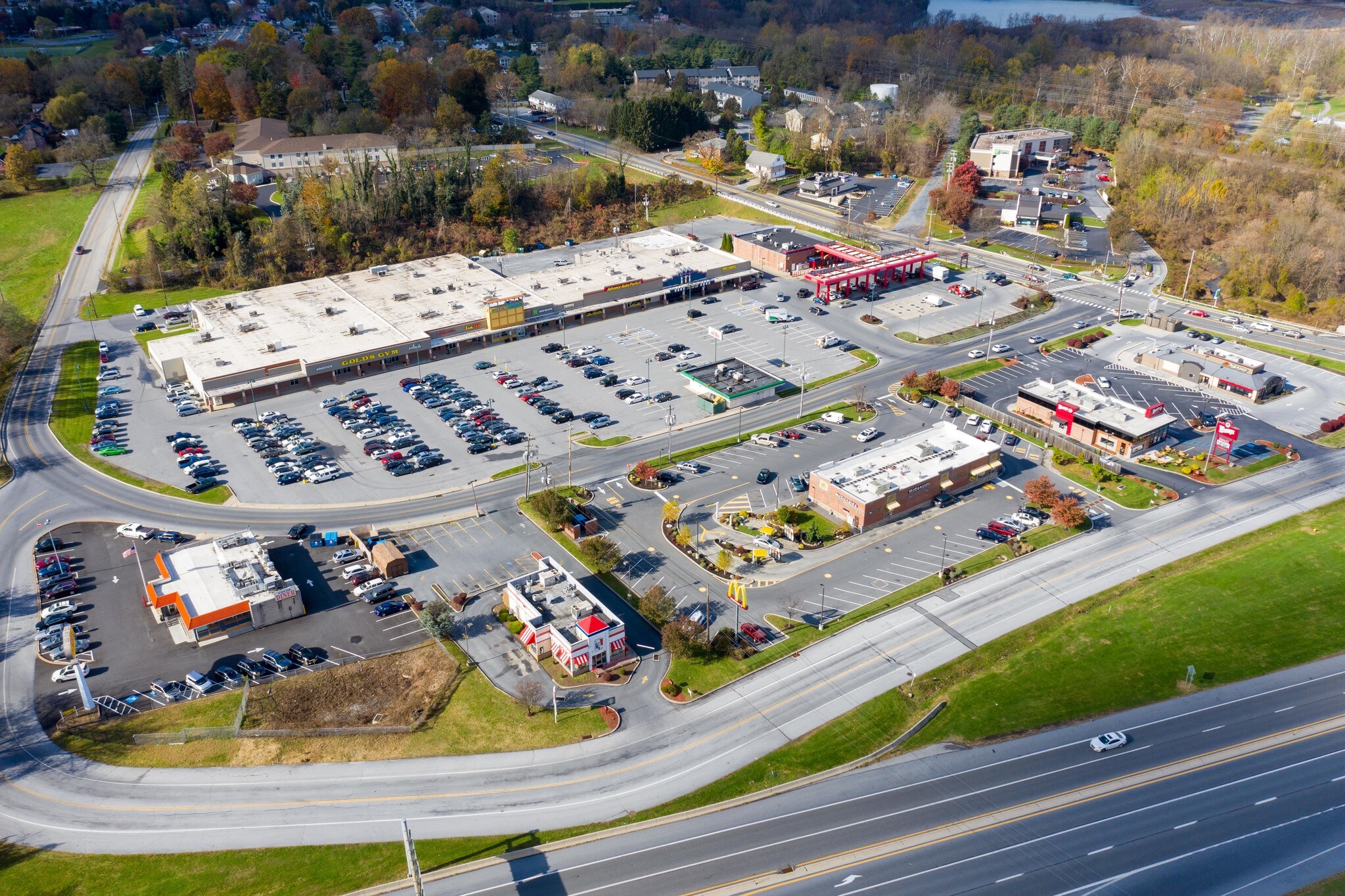 E Main St, Hummelstown, PA à louer Photo du bâtiment- Image 1 de 2