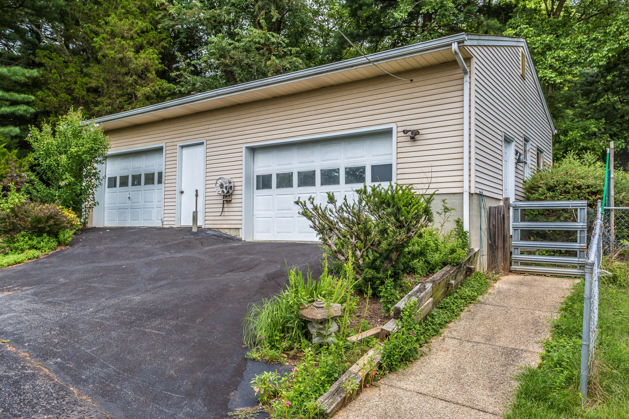 16817 Germantown Rd, Germantown, MD for sale Building Photo- Image 1 of 18