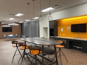 4241 Irwin Simpson Rd, Mason, OH à louer Photo intérieure- Image 2 de 20