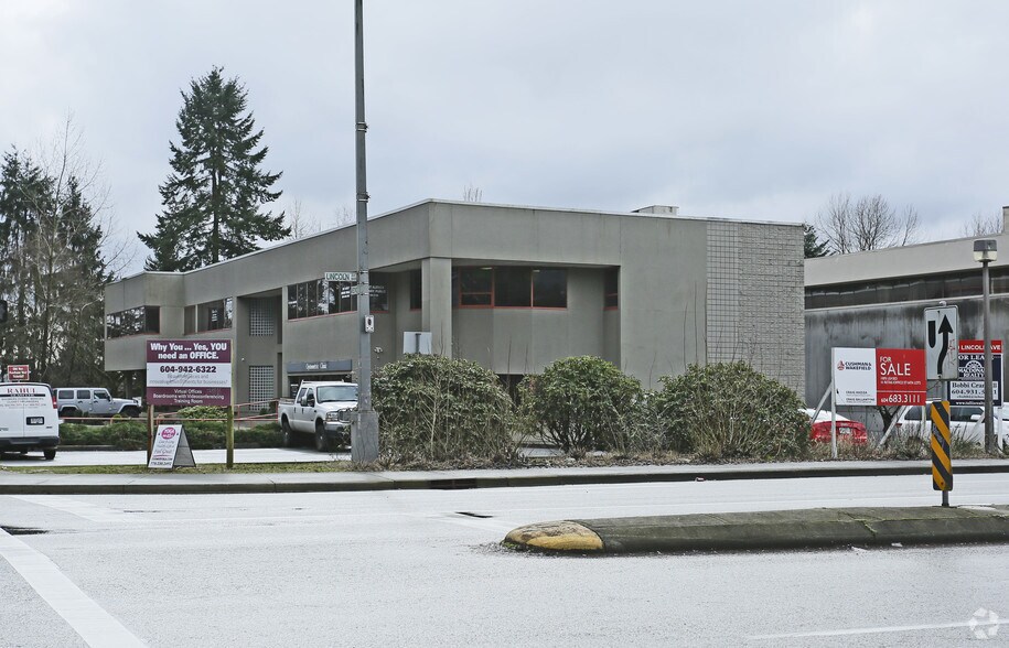 1120 Westwood St, Coquitlam, BC à vendre - Photo du bâtiment - Image 2 de 9