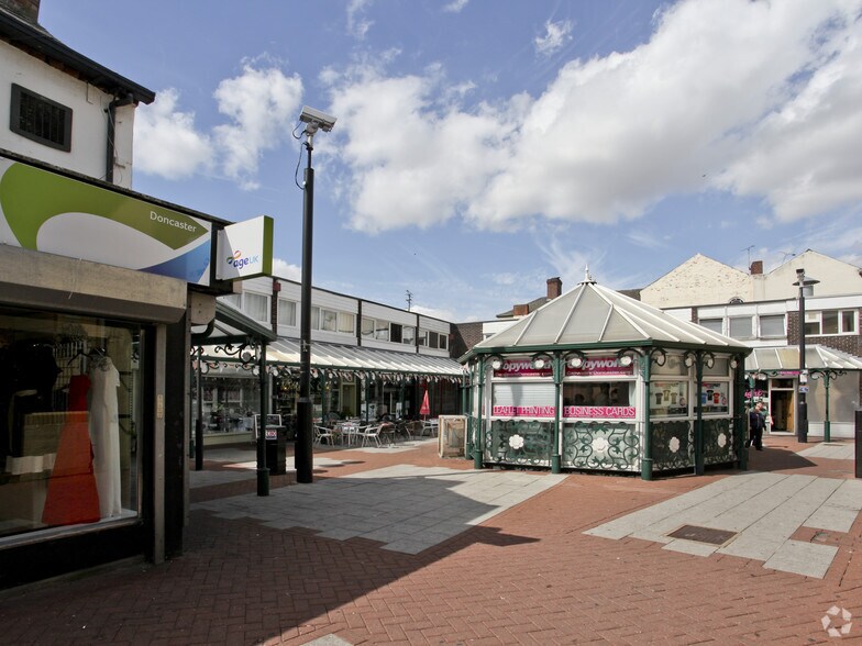 3-27 Bowers Fold, Doncaster for sale - Primary Photo - Image 1 of 1