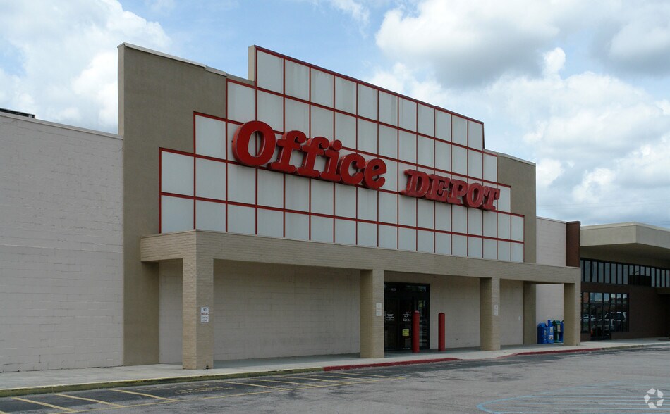 2306 Memorial Pky SW, Huntsville, AL à louer - Photo principale - Image 1 de 5