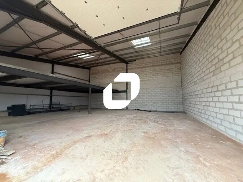 Flex in Marines for lease - Interior Photo - Image 2 of 7