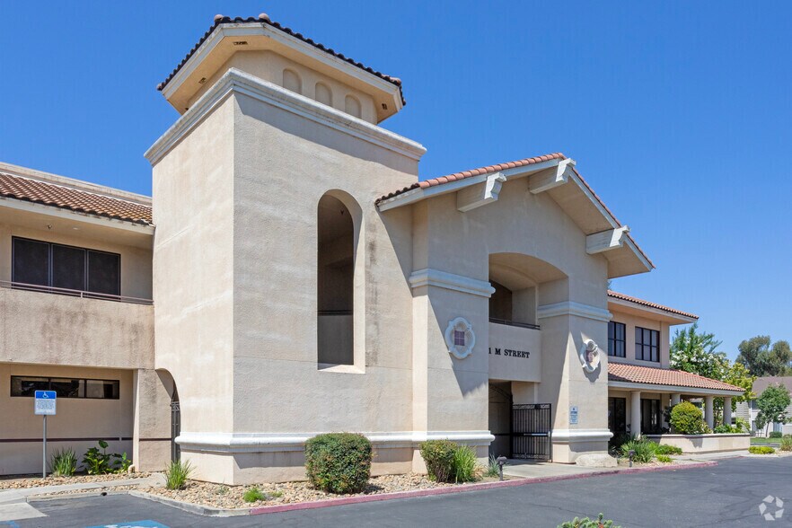 3351 M St, Merced, CA à vendre - Photo du bâtiment - Image 2 de 10