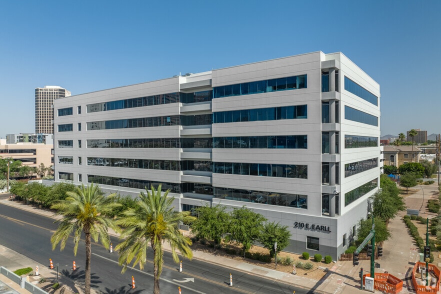 210 E Earll Dr, Phoenix, AZ for sale - Building Photo - Image 2 of 19