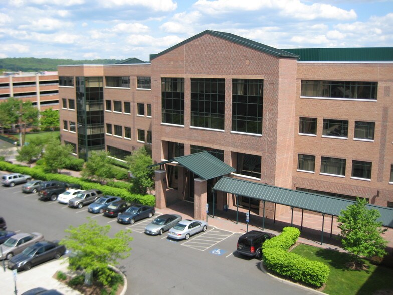 92 E Main St, Somerville, NJ à louer - Photo du bâtiment - Image 2 de 29