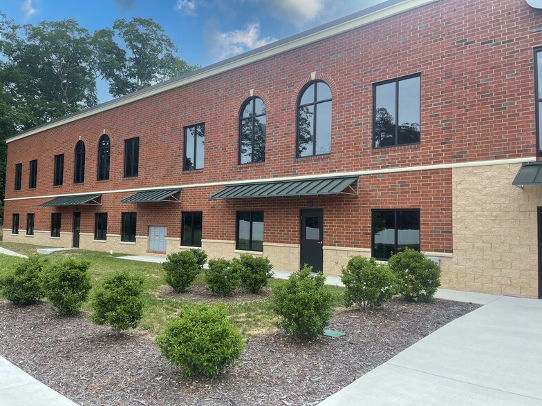 27 N Courthouse Rd, Richmond, VA à louer - Photo du bâtiment - Image 2 de 12