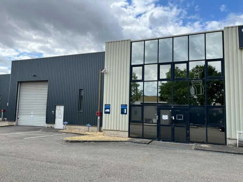Flex dans Genas à louer - Photo du bâtiment - Image 3 de 15