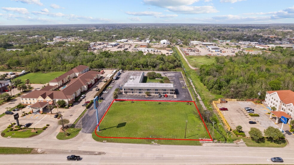 1000 Highway 332, Clute, TX for sale - Aerial - Image 1 of 12