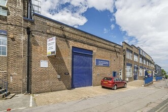 Oxgate Ln, London for lease Building Photo- Image 2 of 7