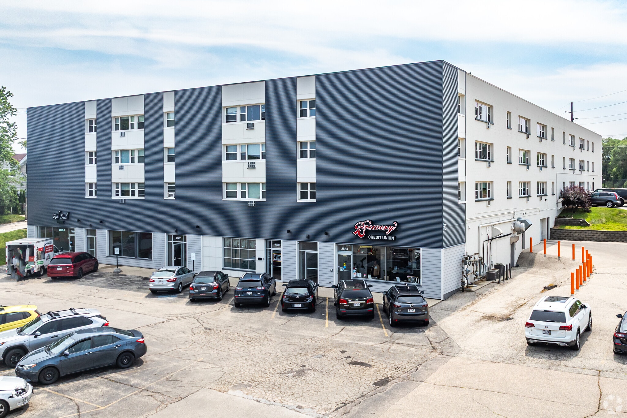 2863-2867 S Kinnickinnic Ave, Milwaukee, WI for lease Primary Photo- Image 1 of 15