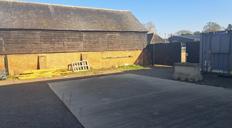 39 The Town, Great Staughton for lease - Building Photo - Image 3 of 3