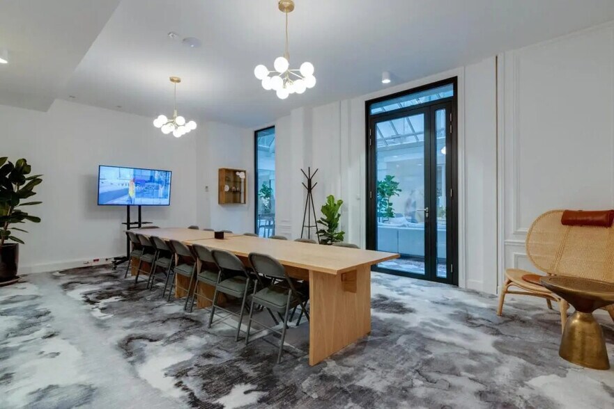 3 Rue De Stockholm, Paris for lease - Interior Photo - Image 3 of 7