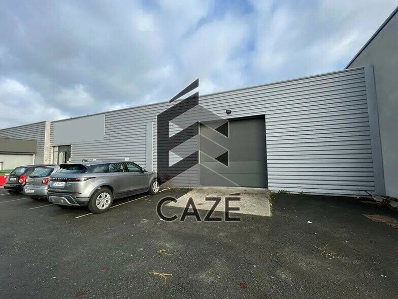 Office in Sainte-Eulalie for lease - Building Photo - Image 2 of 8