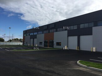 Plus de détails pour Local d'activités à louer