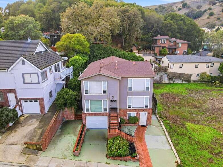 1830 Richardson St, Martinez, CA à vendre - Photo du bâtiment - Image 1 de 14