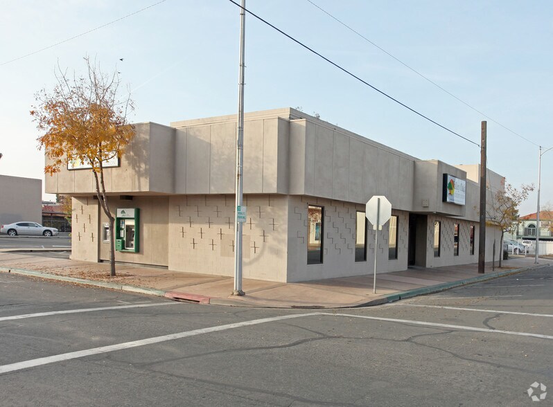 255 E King St, Tulare, CA à vendre - Photo du bâtiment - Image 3 de 3