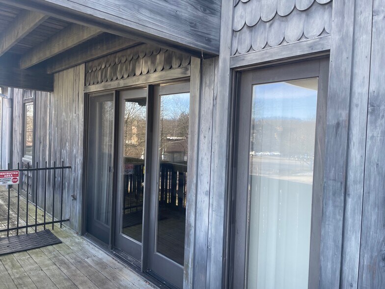 6138 Riverview Rd, Peninsula, OH à louer - Photo du bâtiment - Image 2 de 15