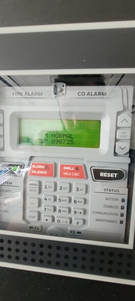 8-10 E Hoosac St, Adams, MA à vendre - Photo du bâtiment - Image 2 de 93