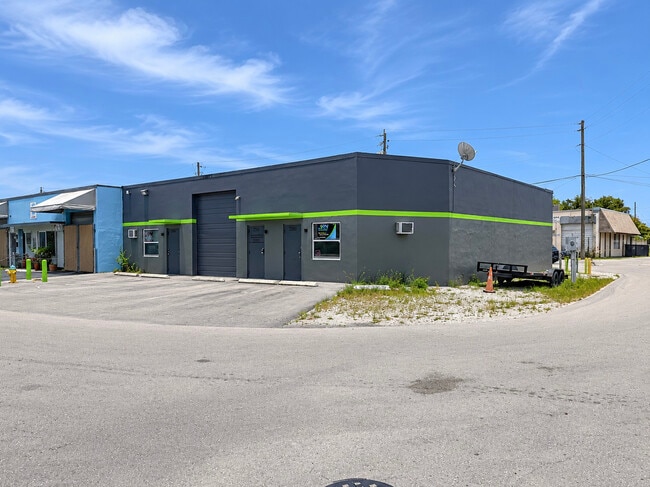 Plus de détails pour 2360-2370 NW 30 Ct, Fort Lauderdale, FL - Industriel à louer