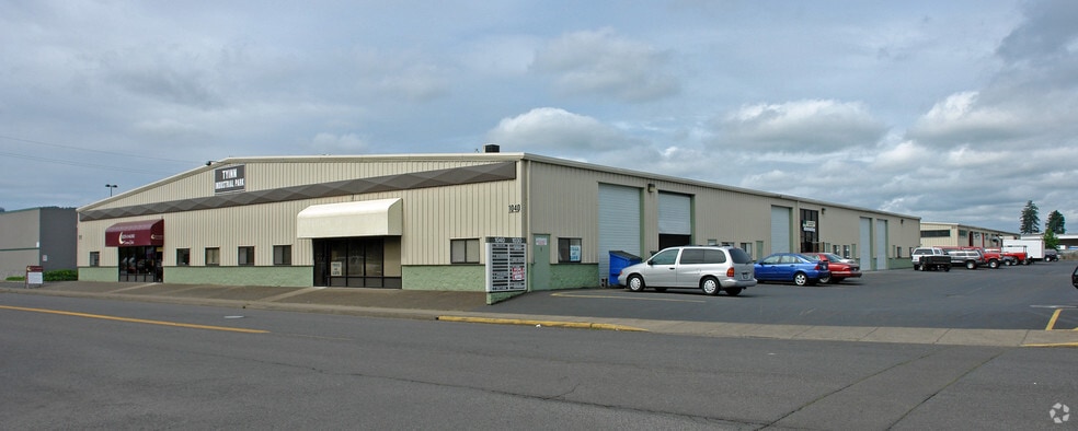 1030 Tyinn St, Eugene, OR à louer - Photo du bâtiment - Image 3 de 4