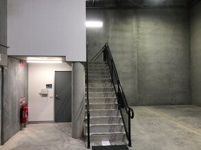 8 Jullian Cl, Banksmeadow for lease Interior Photo- Image 2 of 4