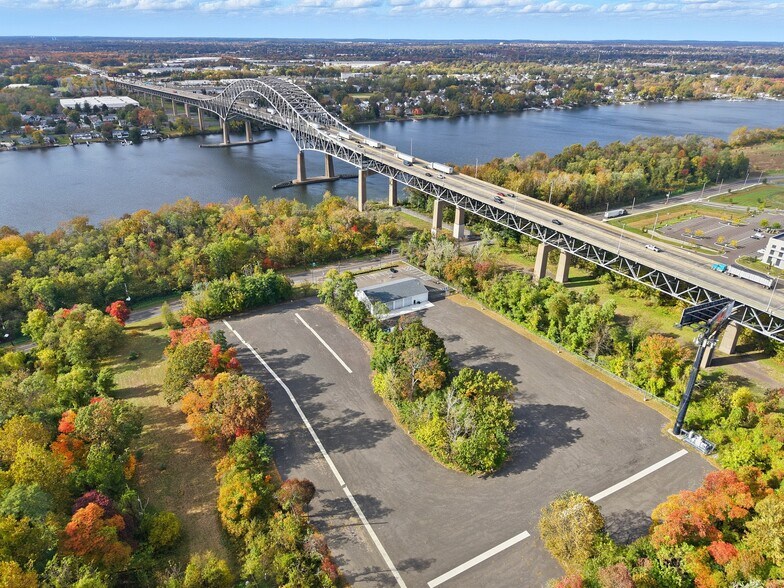 1922 River Rd, Burlington, NJ à louer - Photo du bâtiment - Image 2 de 9