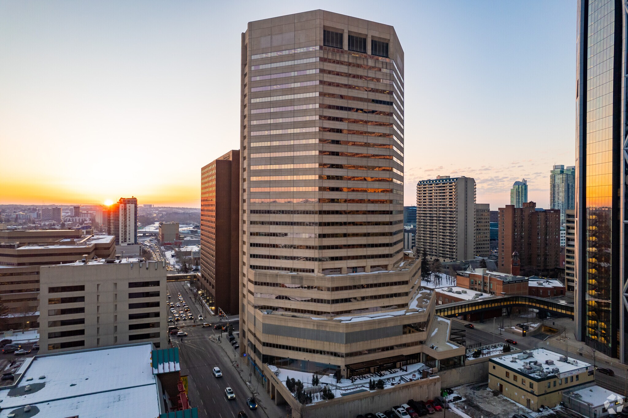 411 1st St SE, Calgary, AB T2G 5E7 - First Tower | LoopNet Canada