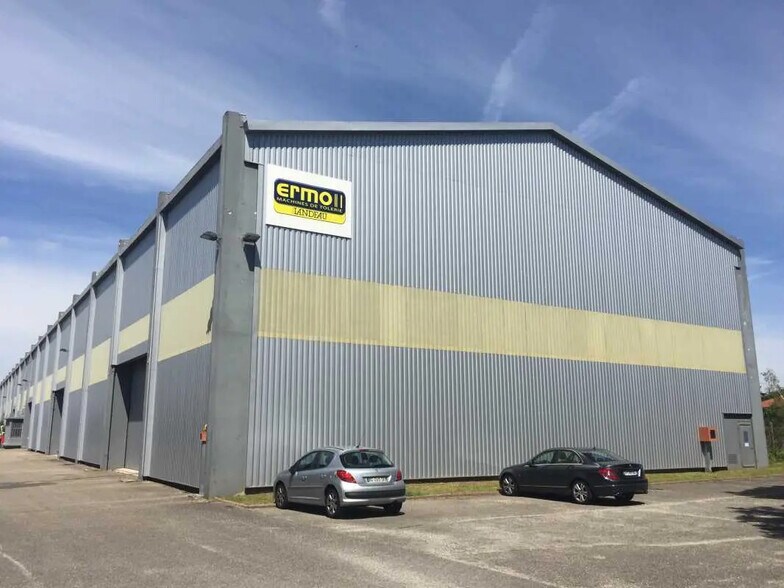 88 Rue Ambroise Paré, Saint-Priest à louer - Photo du bâtiment - Image 2 de 4