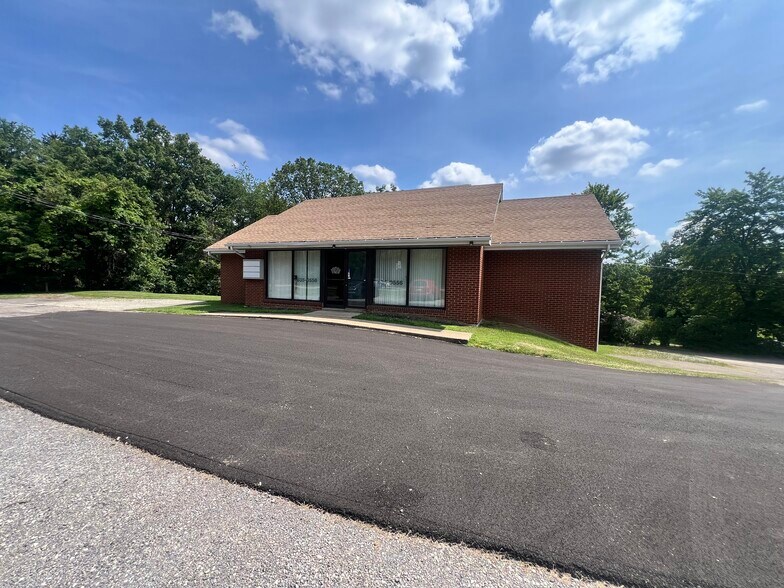 8200 Perry Hwy, Pittsburgh, PA à louer - Photo du bâtiment - Image 2 de 8