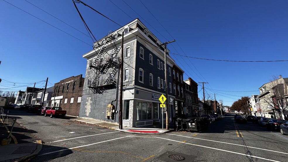 398-400 S Main St, Phillipsburg, NJ for lease - Building Photo - Image 3 of 21