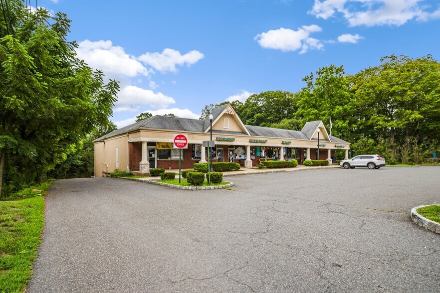 389 Dover Chester Rd, Randolph, NJ à vendre - Photo du bâtiment - Image 3 de 16