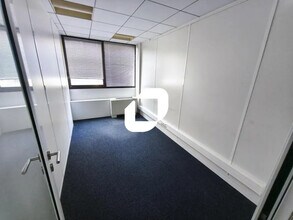 Office in Nogent-sur-Marne for lease Interior Photo- Image 2 of 5
