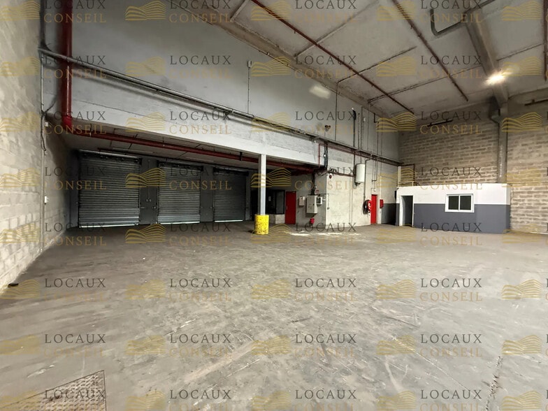 Flex in Marly-la-Ville for lease - Interior Photo - Image 3 of 10