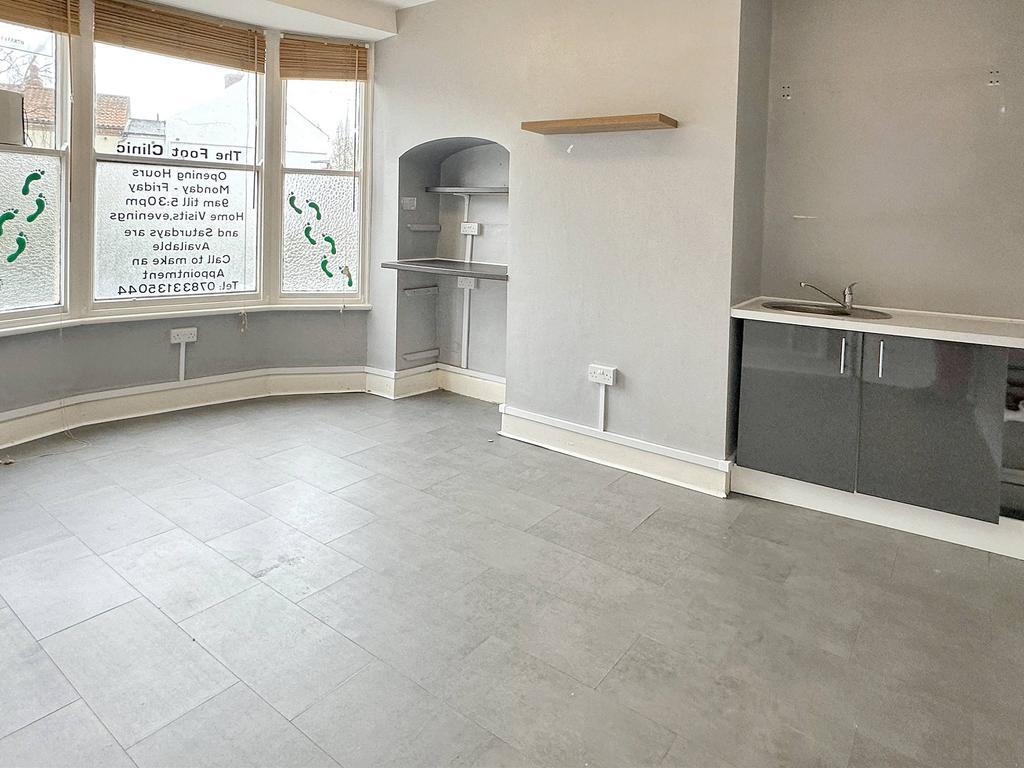 30-31 Bridge St, Thorne for lease Interior Photo- Image 1 of 7