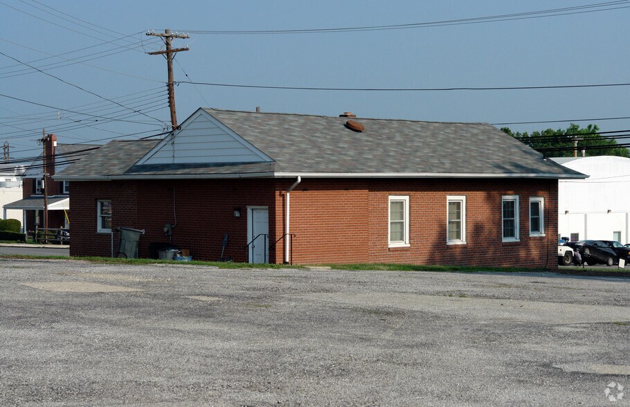 306 E 4th St, Bridgeport, PA for lease - Building Photo - Image 3 of 31