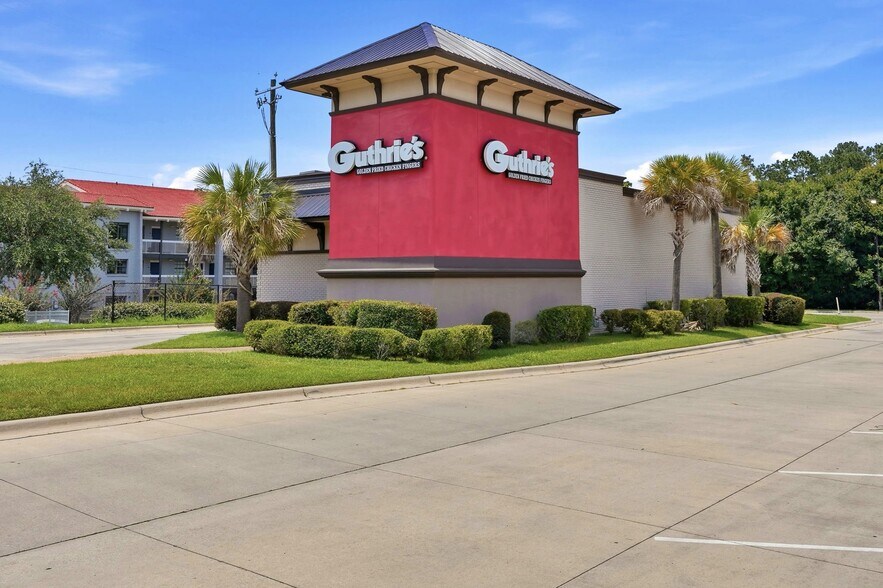 2870 Apalachee Pky, Tallahassee, FL à vendre - Photo du bâtiment - Image 2 de 7
