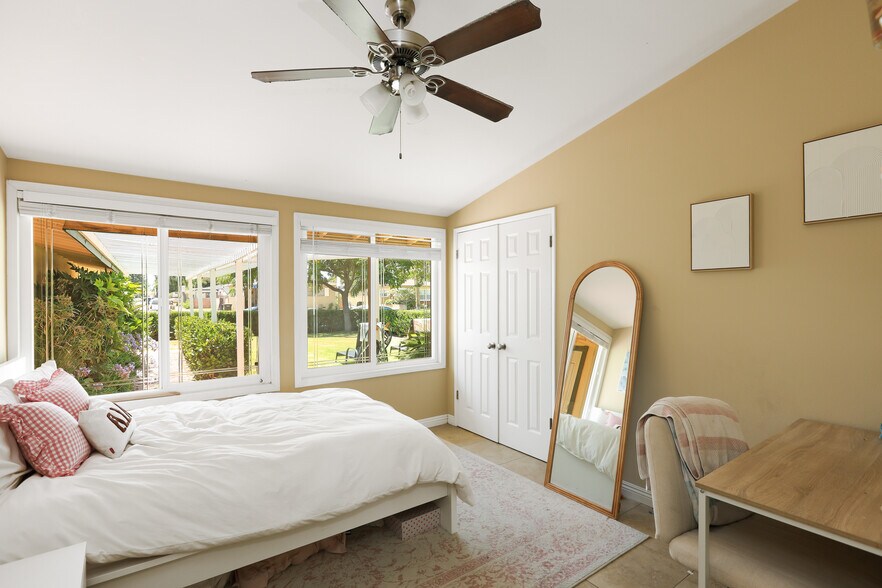 1139 W Sycamore Ave, Orange, CA à vendre - Photo du bâtiment - Image 2 de 34