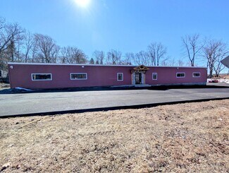 Plus de détails pour 3812 East Main St, Waterbury, CT - Commerce de détail à louer