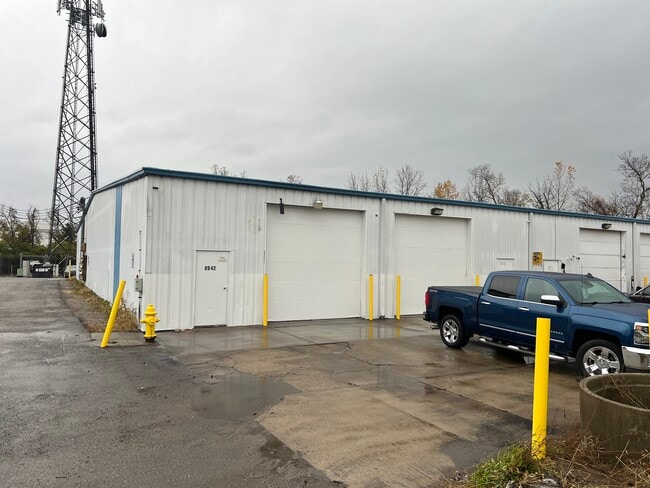 More details for 8890-8942 Goodsite Dr, Hamilton, OH - Industrial for Lease