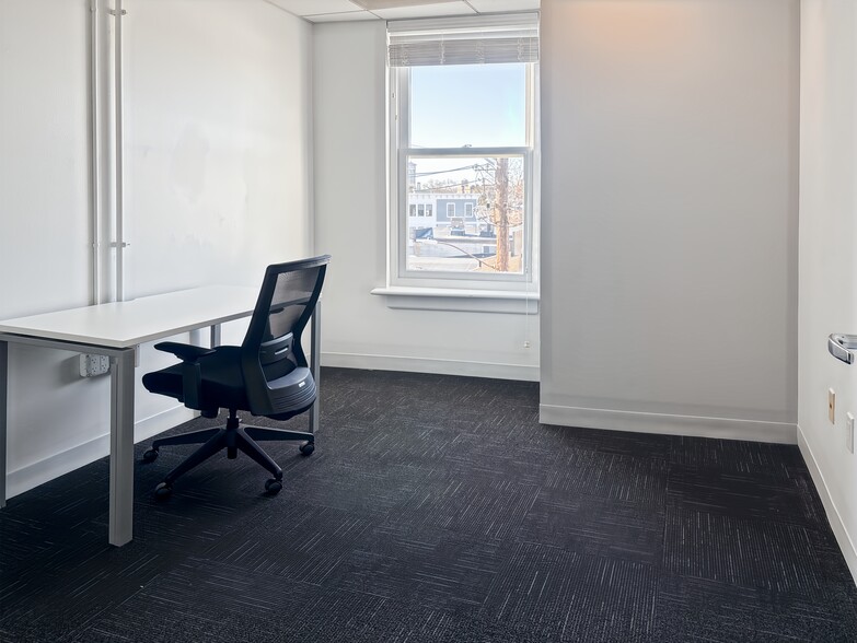49-55 Davis Sq, Somerville, MA for lease - Building Photo - Image 3 of 13